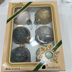 EUC in box Vintage Pyramid Glass Ornaments
